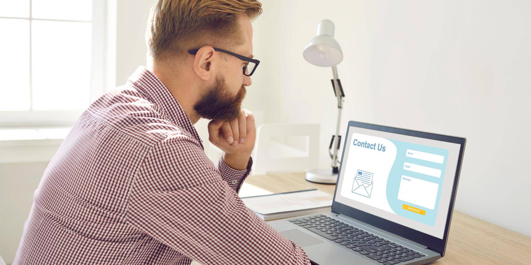What Makes a Website Convert Visitors Into Leads? 